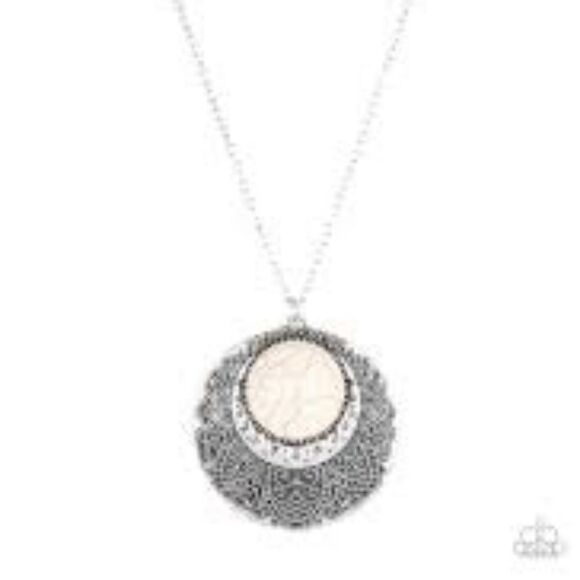 MEDALLION MEADOW NECKLACE‎ - Picture 1 of 2